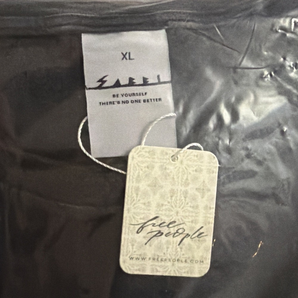 NWT Free People Sabbi Ta-Ta Sparkle Stars Tassels Black Shirt XL Oversized - Picture 8 of 8